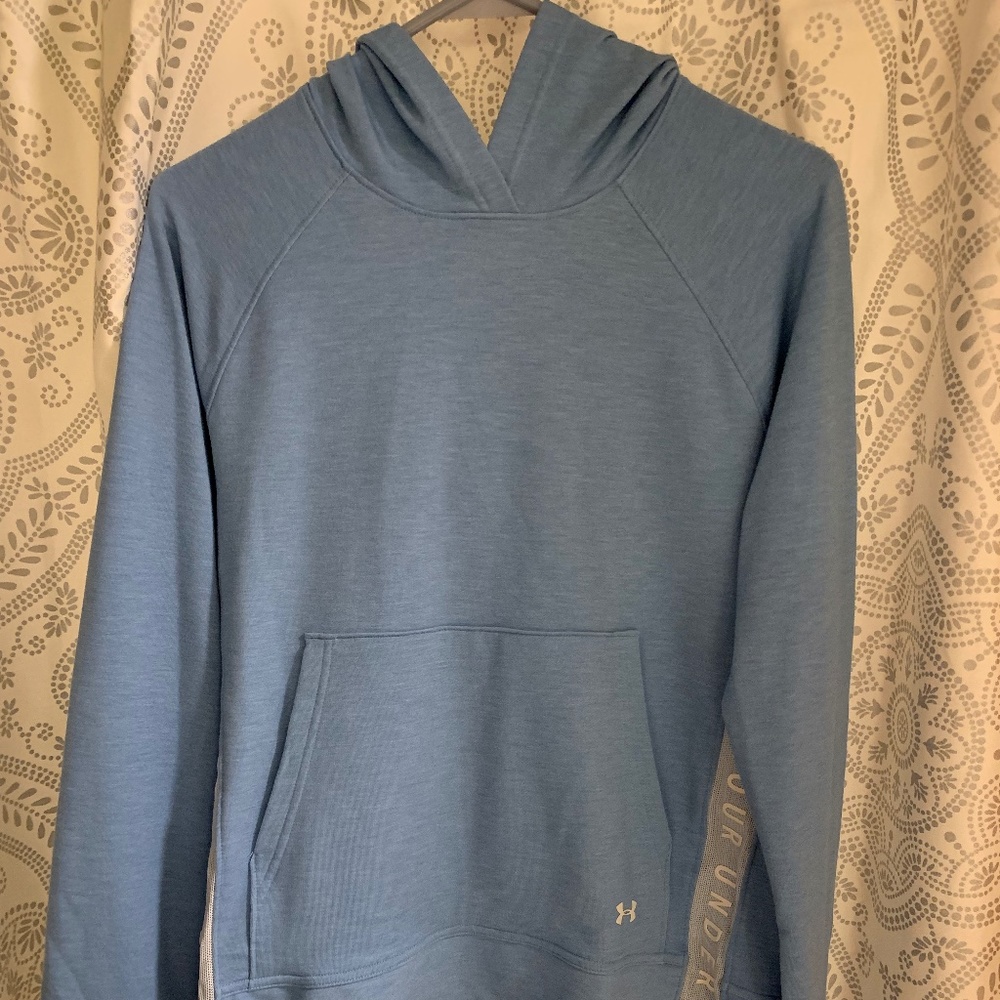 Under Armour women’s Sweatshirt